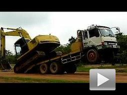 老外开国产挖掘机视频,老外操作体验视频走红网络