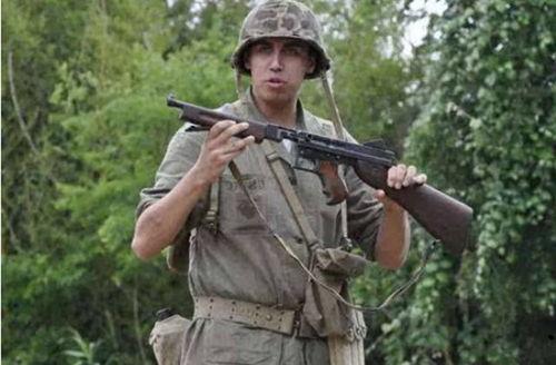 国产剧中枪倒地表演视频